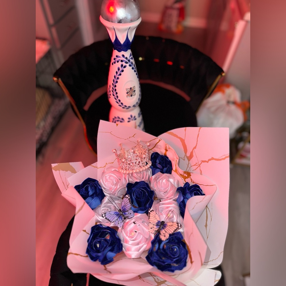 Clase Azul Inspired Ribbon Rose Bouquet